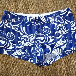 EUC Lilly Pulitzer The Seahorse Shell Walsh Short size 8